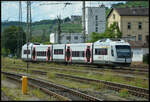 Der RegioBahn VT 104 (95 80 0 609 104-4 D-Regio) macht am heißen 02.08.2024 auf einer Überführungsfahrt Pause in Würzburg Hbf.