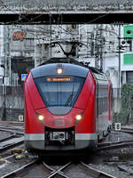 Der DB-Elektrotriebzug 1440 306-7 bei der Abfahrt vom Hauptbahnhof Wuppertal. (Februar 2021)