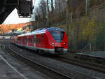 Der DB-Elektrotriebzug 1440 822-3 bei der Einfahrt am Hauptbahnhof Wuppertal. (Februar 2021)