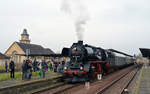Nachdem 50 3648 in Zeitz sich vor ihren Sonderzug gesetzt hatte wartete sie am 03.12.17 auf die Rückfahrt nach Leipzig-Plagwitz.