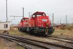 Auf dem Zwickauer Hauptbahnhof warten Gravita 261 023 und eine Schwesterlok auf neue Aufgaben.04.11.2012.