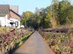 Blick vom Gleis in Richtung des Bahnhofes Neitersen.