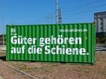  Güter gehören auf die Schiene  Container am 21.09.2024 beim Tag der Schiene bei DB Cargo in Halle (S).