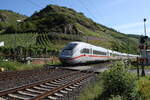 
ICE 4 am Bahnübergang in Boppard am 07.07.2024