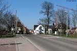 Bahnbergang mit insgesamt 4 Schranken an der Lauterburger Strae in Kandel.