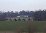 Das Putzkauer Viadukt, ein Desirio (Trilex) ist gerade Richtung Bischofswerda unterwegs. Die Strecke Bischofswerda-Wilthen-Zittau überquert hier die Wesenitz. 
14.01.2018 13:26 Uhr.Teleaufnahme.