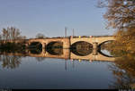 Mit einem separaten Bild würdigen möchte ich noch einmal die Saalebrücke in Halle-Wörmlitz bei dieser nahezu perfekten Spiegelung.