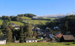 Schönes Wetter bei der Überfahrt des Dampfsonderzuges auf dem Markersbacher Viadukt. Zusehen die 50 3616 von Schwarzenberg/Erzgebirge auf dem Weg über die Erzgebirgische Aussichtsbahn nach Annaberg-Buchholz. Aufgenommen am 22.09.2024