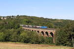 SRI RailInvest/Flex 151 170 zieht ihren Kesselzug über die Bankrottmeile und den Steinaer Viadukt bei Steina Richtung Waldheim weiter nach Hof über Zwickau. Am Zugschluss 223 011 von BRLL/Flex.
Festgehalten am 29.07.2024 15:08 Uhr