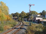 Von der Station  Inselstadt Malchow  kann man das Einfahrsignal vom Bahnhof Malchow ausfotografieren.Aufnahme vom 06.Oktober 2018.