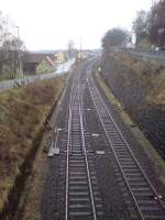 Sicht auf das Bahnhofs Gelnde Neustadt (Waldnaab) hinten noch zu sehen das Bahnhofsgebude die Ausfahrtssignale N1 und N3 und von unten angefangen die Weichen 19, 18 und 17