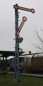 12.4.2012. Zweifelhaftes Signalbild im Eisenbahnerlebniszentrum Pasewalk. Anhalten, Fahrdienstleiter verstndigen.