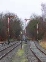 Gruppe von Formsignalen am südlichen Ende des Bahnhofs Suchdorf an der KBS 146 (Kiel - Flensburg) am Montag, dem 22.12.2014, um 15.10 Uhr