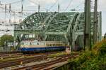 E10 1239 DB mit Rheingold bei der Überquerung der Hohenzollernbrücke in Köln, August 2024.