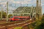 442 259 rsx als RE9 bei der Überquerung der Hohenzollernbrücke in Köln, August 2024.