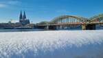 Köln, Hohenzollernbrücke und Dom am 18.01.2024