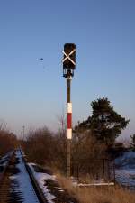Signal A  des schon lange stillgelegten Bahnhofes Elsnig an der Strecke Torgau-Pretzsch. 16.03.2013  17:01 Uhr.