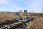 Der Prellbock am Ende vom Ausziegleis im DUSS-Terminal Erfurt-Vieselbach, am 07.03.2025.