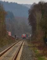 Blick auf die Odenwaldbahn Kbs 461 die von Eberbach am Neckar nach Darmstadt und Hanau fhrt. Gerade hat der 615 108 den Bahnbergang gekreuzt, von dem dieses Foto entstanden ist und fhrt nun seinem Ziel Frankfurt Hbf entgegen.17.3.2013