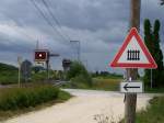 Achtung Bahnbergang! Bahnbergang: B 67.7 zwischen Aalen und Aalen-Essingen.