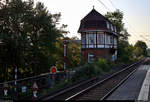 Blick auf das Museumsstellwerk Rn samt Eingangsbereich im Bahnhof Rendsburg, das von der Stiftung Bahn-Sozialwerk (BSW), Ortsstelle Rendsburg, erhalten wird.