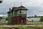 Blick auf das 1913 in Betrieb genommene Stellwerk Ws in Wernshausen. Das Stellwerk ist für den Bahnhofskopf nach Bad Salzungen zuständig.

Wernshausen 03.08.2023