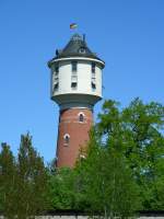 ein bichen gigantisch wirk er schon, der ehemalige Wasserturm des
Bw Neustrelitz
aber er scheint eine neue Bestimmung gefunden zu haben,
es sieht aus als ob er bewohnt ist
04.05.07