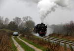 01 1075 von SSN kommt mit einem Sonderzug aus Schin-op-Geul(NL) nach Simpelveld(NL) und kommt durch Eys-Wittem(NL) und fährt in Richtung Simpelveld(NL).
Aufgenommen von einem Feldweg in Eys-Wittem(NL). 
Bei Regenwolken am Kalten Nachmittag vom 31.12.2018.