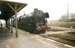 Auf der Fahrt nach Binz hielt 2001 dieser Sonderzug mit der 01 1066 in Bergen/Rgen.