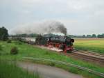 21.5.09 Kurz nach 6:30 Uhr hat die 01 1066 Nienburg (Weser) verlassen und fhrt ber Bremen und Oldenburg nach Emden. Aufgenommen bei Drakenburg an der KBS380 Streckenkilometer 59.4