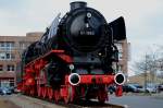 01 1063 frisch restauriert vor dem Braunschweiger Hauptbahnhof am Sonntag den 03.03.2013