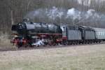 BR 01 1066 der UEF auf der Rckfahrt von Vlklingen nach Heidelberg bei Homburg/Kirkel am 06.04.2013 fotografiert.