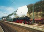 01 1100 war am 19.03.1988 mit einem Sonderzug in Eichstätt Bahnhof an der Stecke Treuchtlingen-Ingolstadt. Hier gerade bei der Ausfahrt in Richtung Ingolstadt. Die Aufnahme stammt von meinem Vater Franz Bauch.