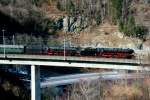 01 202 und 012 066 auf der Gotthard Nordrampe oberhalb von Amsteg.