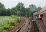 Mit der 01 1066 auf ihrer Abschiedsfahrt wegen einer langwierigen Kessel-Hauptuntersuchung als Sonderzug mit Schublok V 200 033 von Wilhelmshaven nach Goslar.