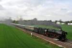 UEF 01 1066 mit einem Sonderzug der AG Westfalendampf zum Hafengeburtstag nach Hamburg (Marl, NI, 09.05.13).