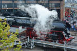 Die Dampflokomotive 01 0509-8 auf der Drehscheibe des Eisenbahnmuseums in Dresden.