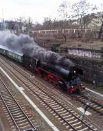 Saisonerffnung Eisenbahnmuseum Dresden Altstadt (26, 27 & 28.03.2010), Sonderzug mit 01 0509 am Hauptbahnhof Dresden