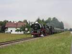 Die 01 509 und die 01 533 am 11.06.2011 mit einem Sonderzug unterwegs bei Julbach.