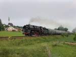 Die 01 533 mit einem Sonderzug nach Ampflwang am 11.06.2011 unterwegs bei Geinberg.