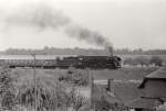 01 514 mit D 371  Pannonia-Express  nach der Abfahrt aus dem Bahnhof Doberlug-Kirchhain, 1974