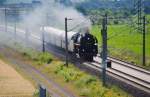 Sonderzug mit 01 0509-8 von Zwickau nach Wernigerode, auf der Neubaustrecke zwischen Leipzig/Messe und Flughafen Leipzig/Halle.