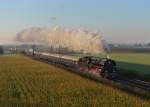 01 533 mit einem Sonderzug nach Cheb/Eger am 07.09.2013 bei Plattling.