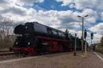 01 0509-8 bei der Einfahrt in den Bahnhof Bischofswerda auf der Fahrt nach Zittau im Rahmen des Dresdener Dampfloktreffens 2015