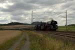 Eisenbahnromantik im Vogtland mit der 01 1533-7 und der 01 150 auf dem Gegengleis bei Drochaus am 31.07.2015