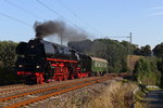 Die 01 0509 mit einen Reisezugwagen von Meinigen nach Glauchau, hier am 08.09.2016 in Liebau/Pöhl aufgenommen.