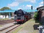 Aus Platzgründen wurde der Sonderzug Leipzig-Putbus,am 10.Juni 2017,wieder in Bergen/Rügen abgestellt.Zusammen mit der 118 770 mußte die 01 0509 an der Nordeinfahrt in Bergen/Rügen rangieren.