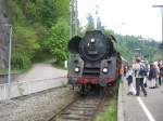 BR 01 519 wartet in Triberg auf die Ausfahrt am 6.5.07