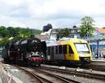 DAMPFLOK 01 118(HEF)MIT LINT-HLB-TRIEBWAGEN IM BAHNHOF KÖNIGSTEIN/TAUNUS    Dampf und Diesel im Bahnhof KÖNIGSTEIN/TAUNUS-Bei der Sonderfahrt der HEF-  Frankfurt stand