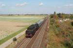 01 533 mit Sonderzug, Ludwigshafen(Rhein) Hbf - Neustadt(Weinstrae) Hbf, zwischen Ludwigshafen-Rheingnheim und Limburgerhof.